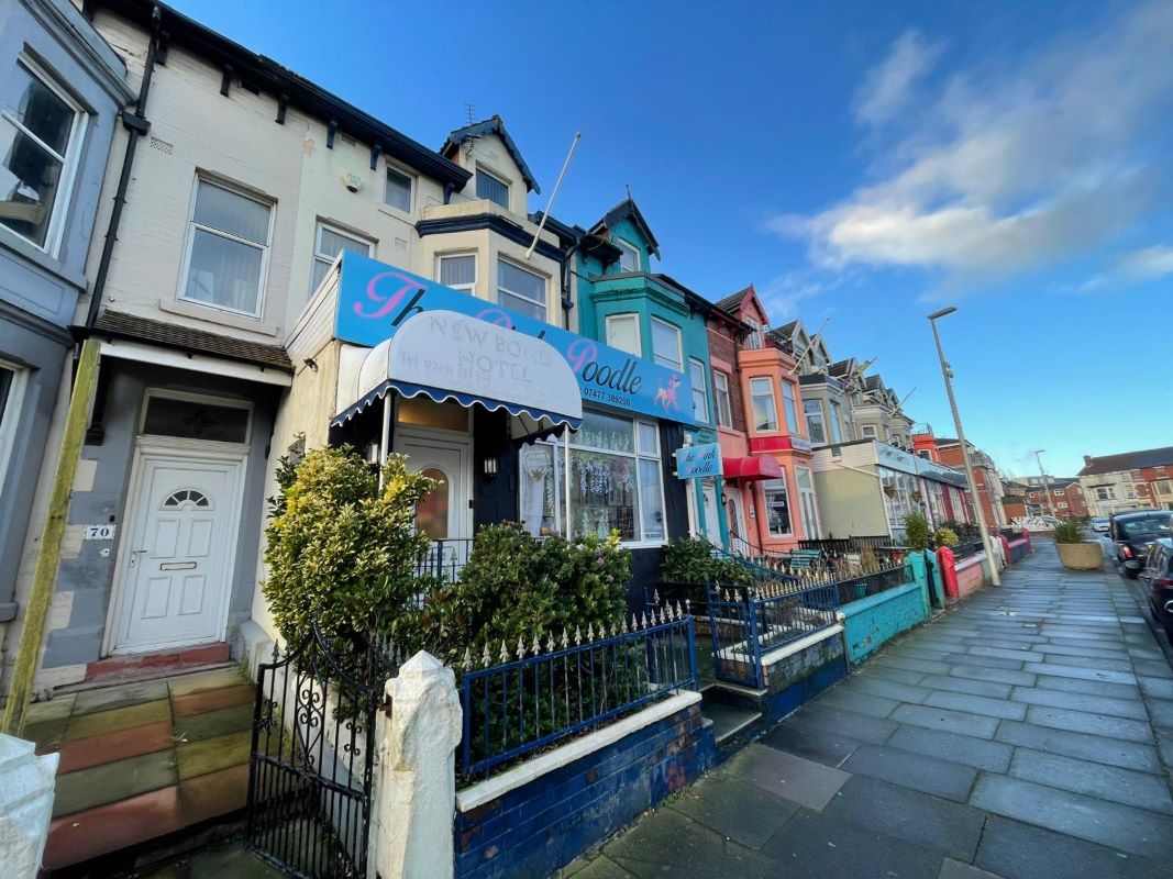 72 Lord Street, Blackpool, Lancashire, FY1 2DG - Online Auctions