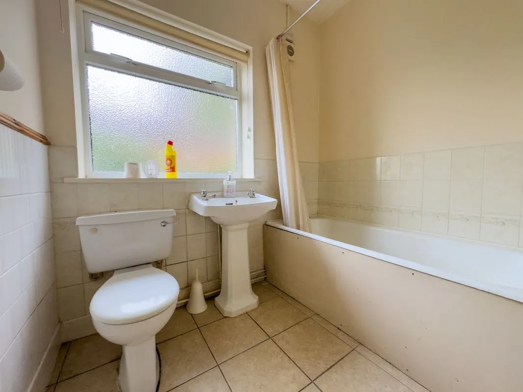 Vicars Cross, Chester, Cheshire, CH3 5PQ - Online Auctions