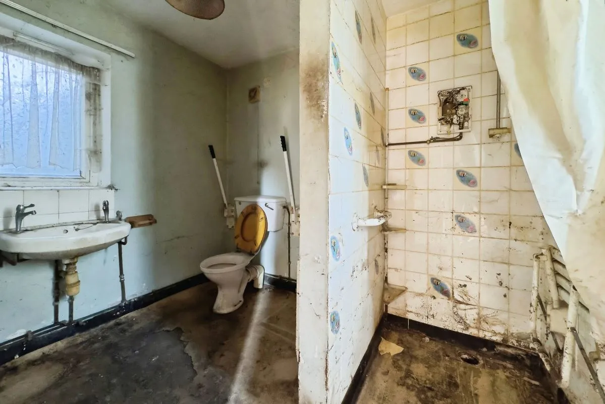 Penllergaer, Swansea, West Glamorgan, SA4 9BD - Online Auctions