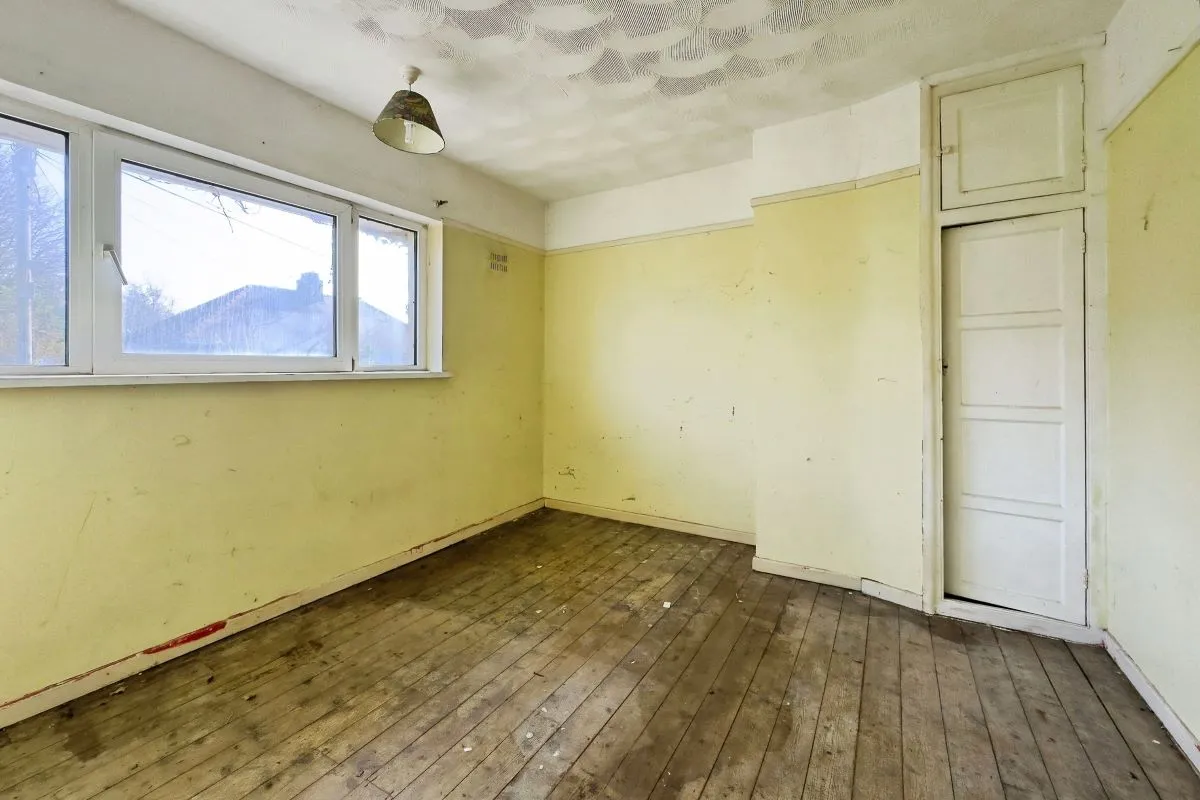 Penllergaer, Swansea, West Glamorgan, SA4 9BD - Online Auctions