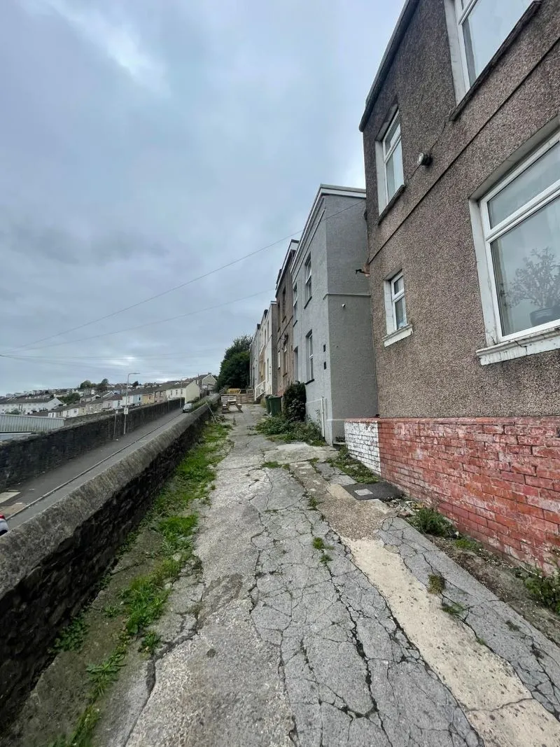 Swansea, SA1 6YT - Online Auctions