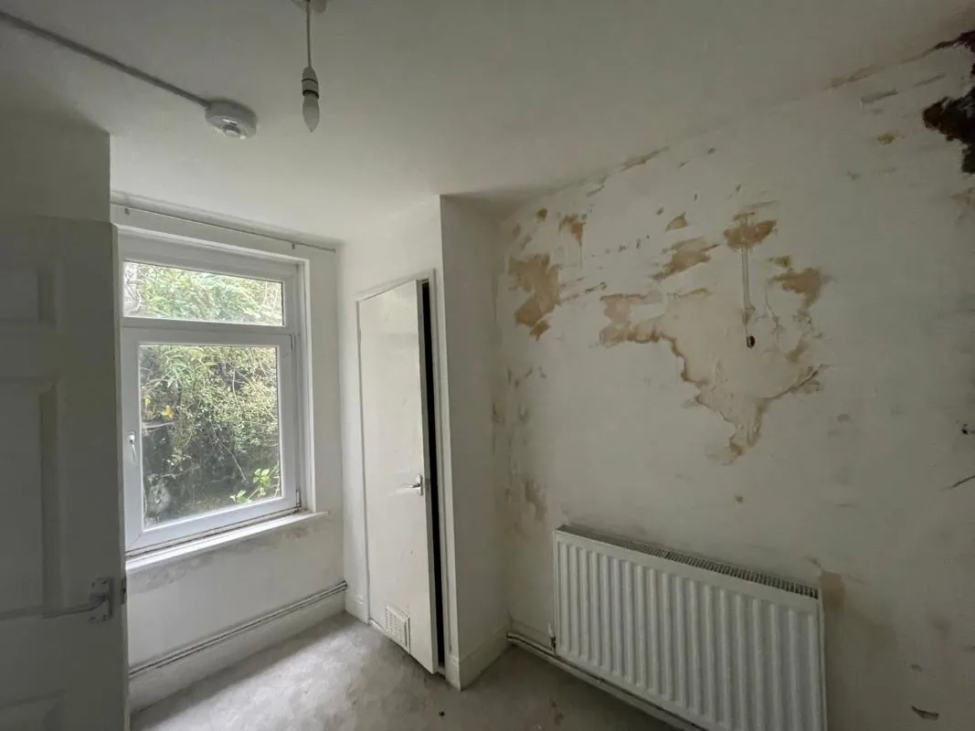 Swansea, SA1 6YT - Online Auctions