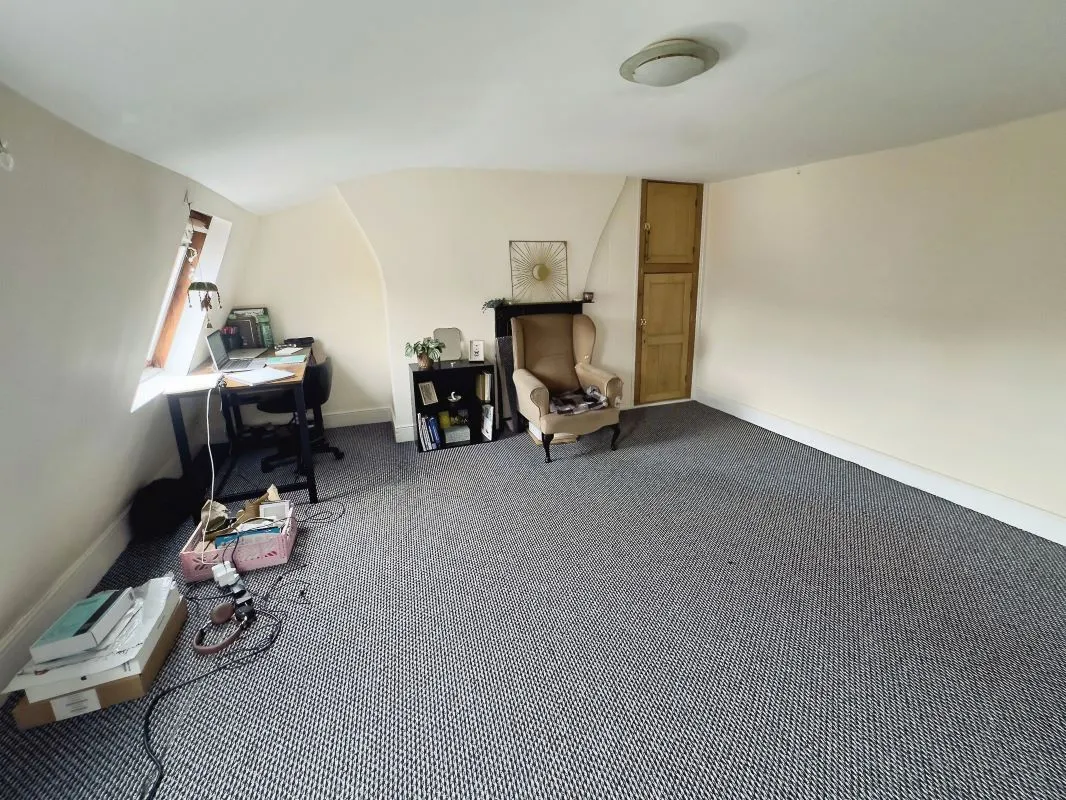 Chester, Cheshire, CH1 3ND - Online Auctions