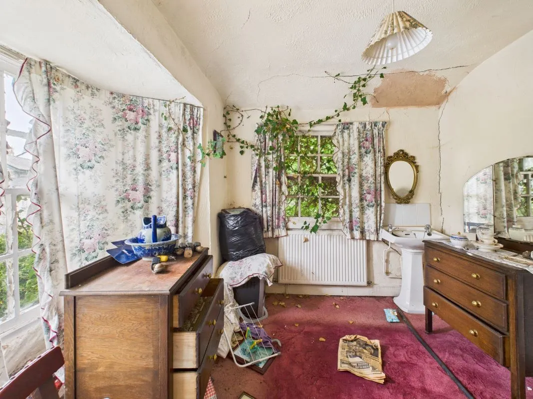 Holywell, Clwyd, CH8 7LS - Online Auctions