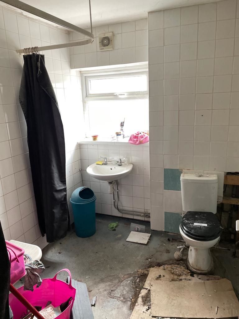 Johnstown, Carmarthen, Dyfed, SA31 3NA - Online Auctions