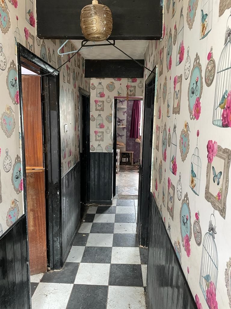Johnstown, Carmarthen, Dyfed, SA31 3NA - Online Auctions