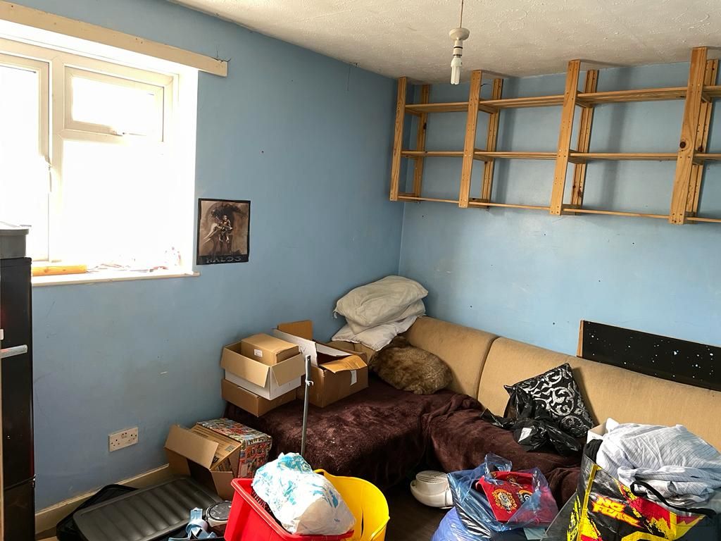 Johnstown, Carmarthen, Dyfed, SA31 3NA - Online Auctions