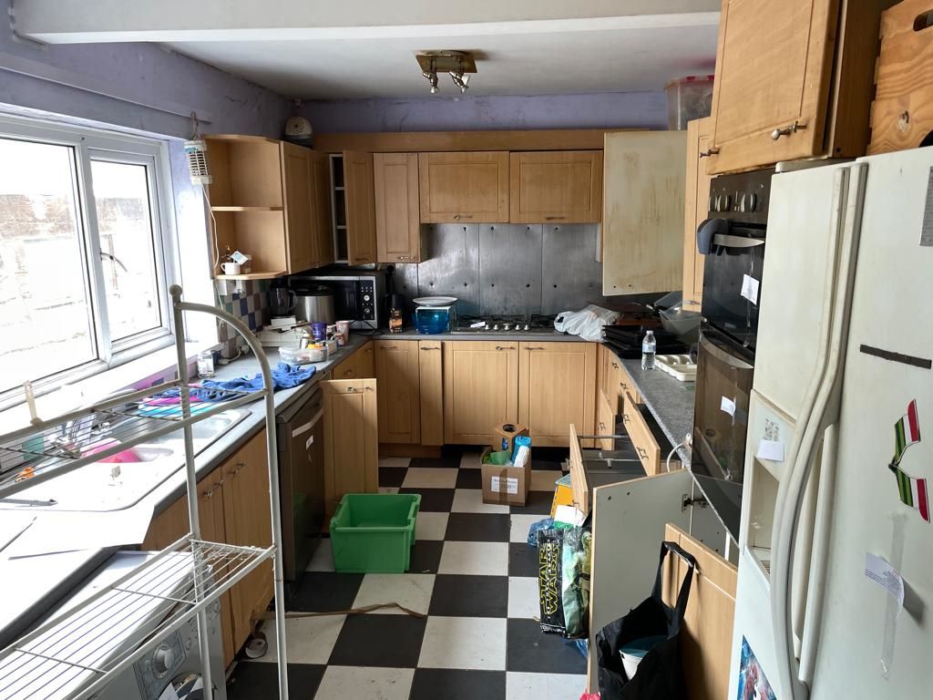 Johnstown, Carmarthen, Dyfed, SA31 3NA - Online Auctions