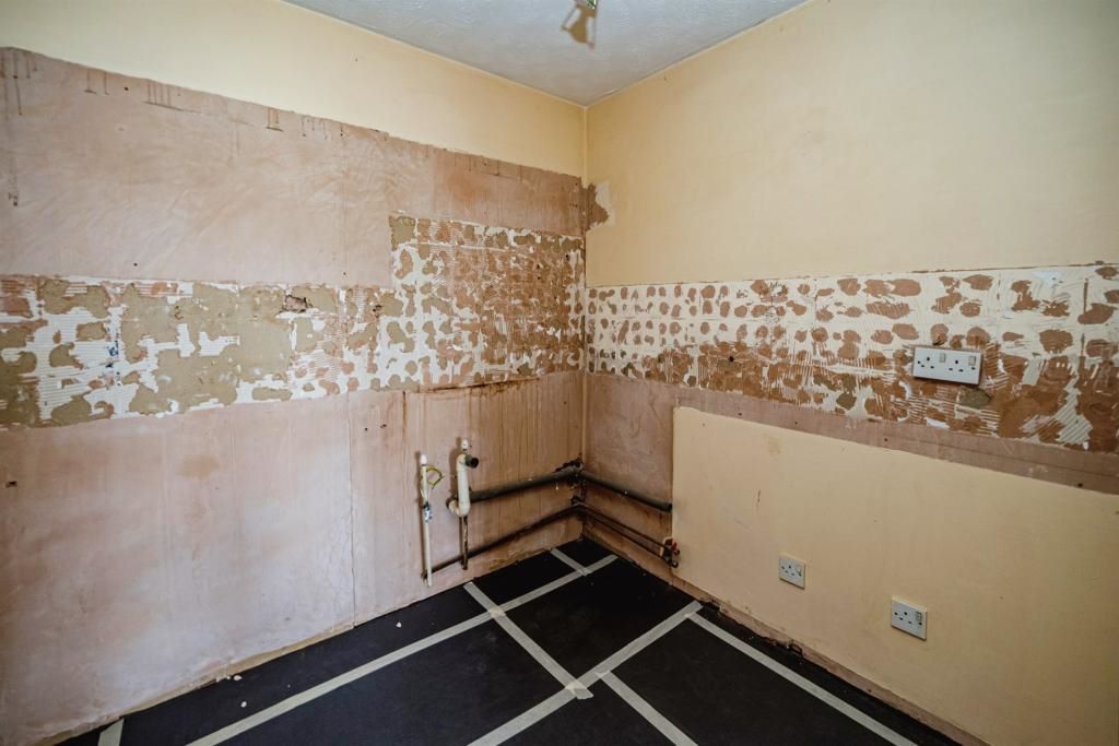 West Wycombe Road, High Wycombe, Buckinghamshire, HP12 3AQ - Online Auctions