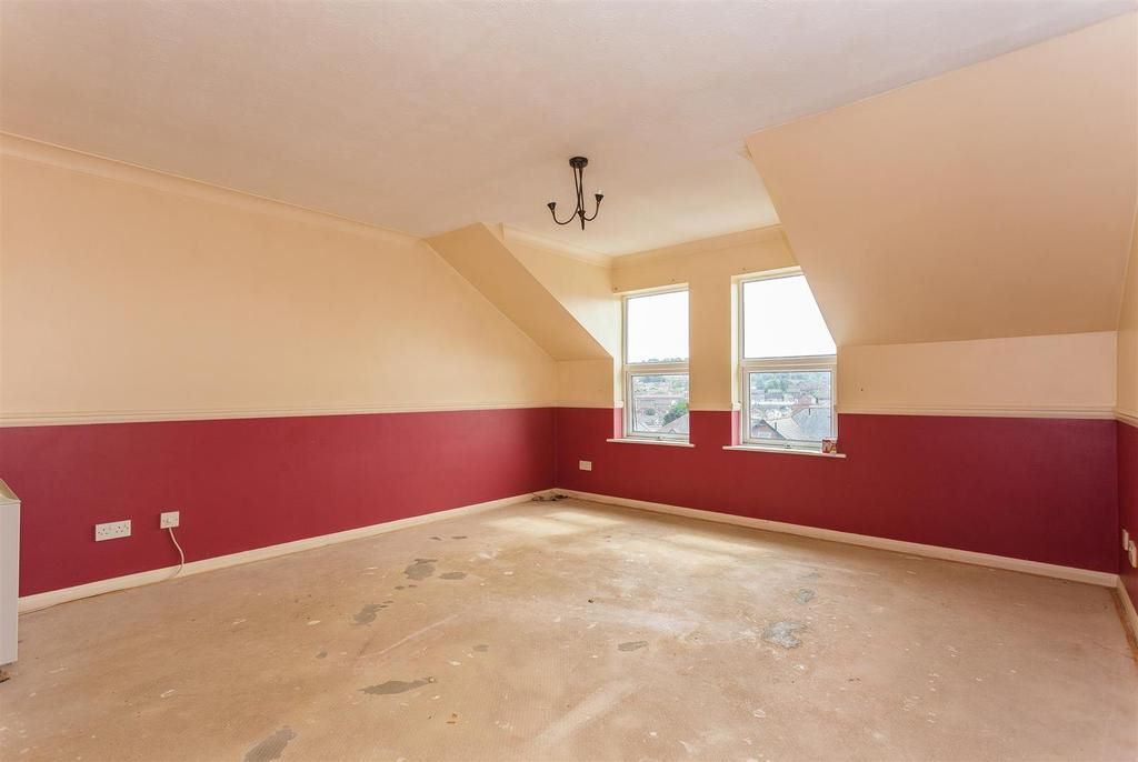 West Wycombe Road, High Wycombe, Buckinghamshire, HP12 3AQ - Online Auctions