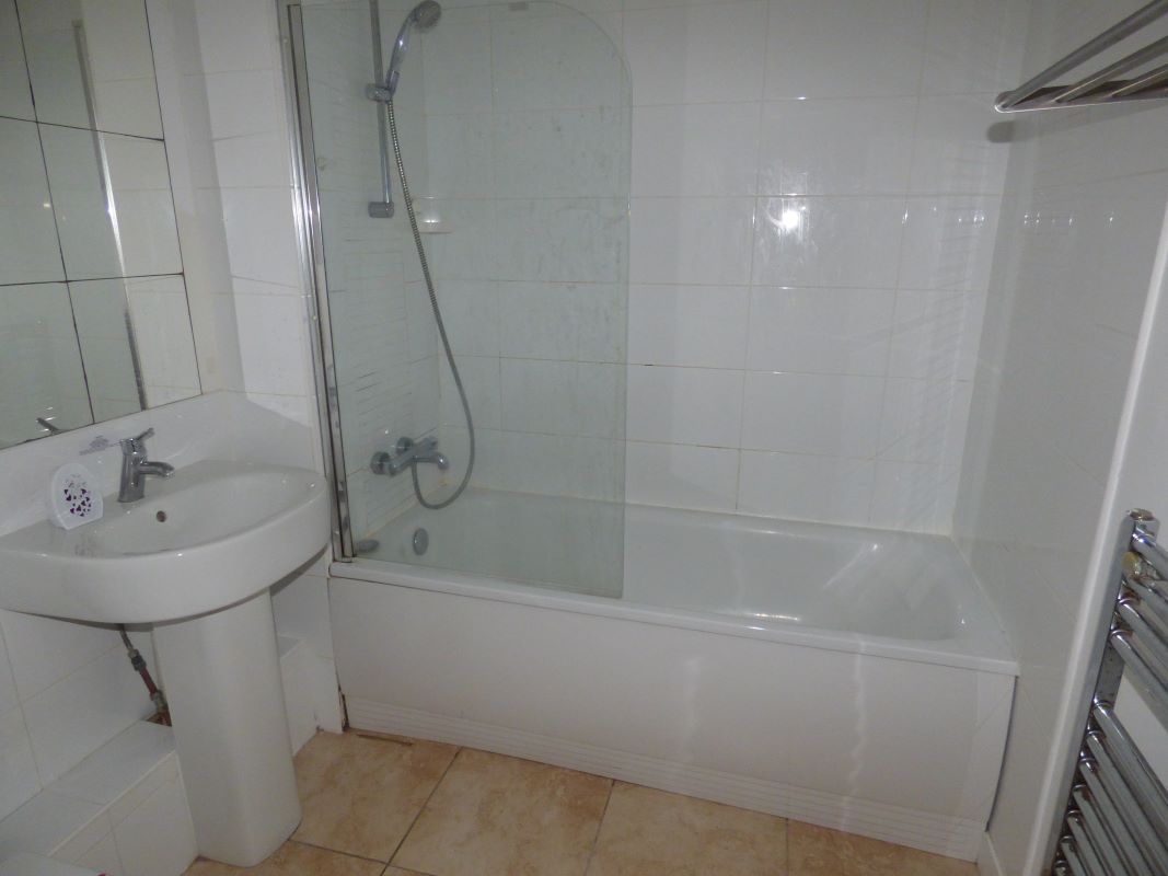 Ashton-under-Lyne, Lancashire, OL6 6QG - Online Auctions