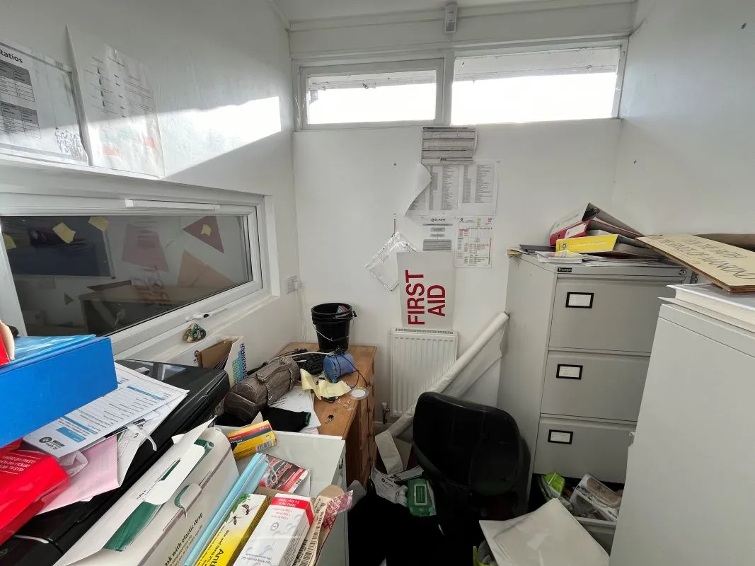 Nixonville Road, Merthyr Vale, Mid Glamorgan, CF48 4RF - Online Auctions