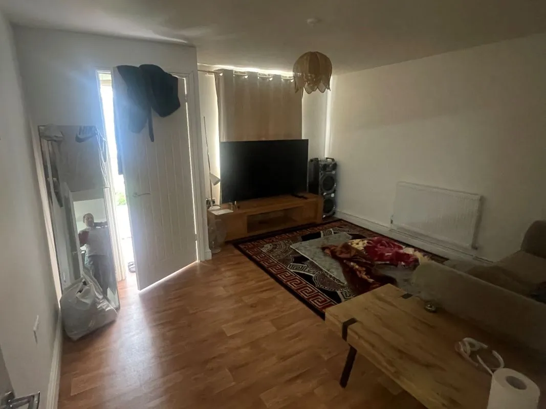 Aberkenfig, Bridgend, Bridgend, CF32 9AP - Online Auctions
