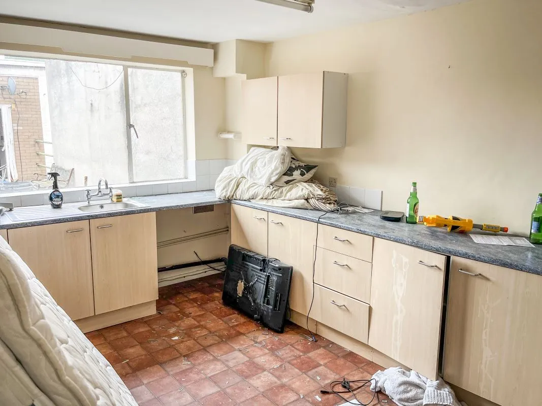 Newtown, Powys, SY16 2AU - Online Auctions