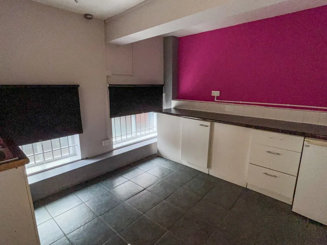 Newtown, Powys, SY16 2AU - Online Auctions