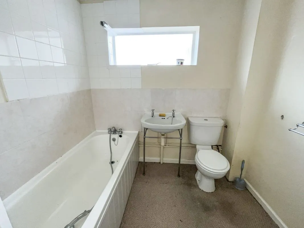 Newtown, Powys, SY16 2AU - Online Auctions