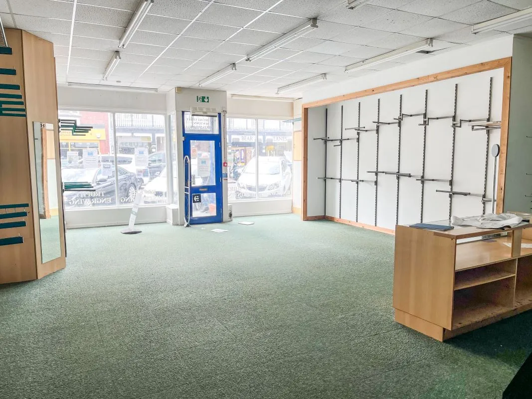 Newtown, Powys, SY16 2AU - Online Auctions