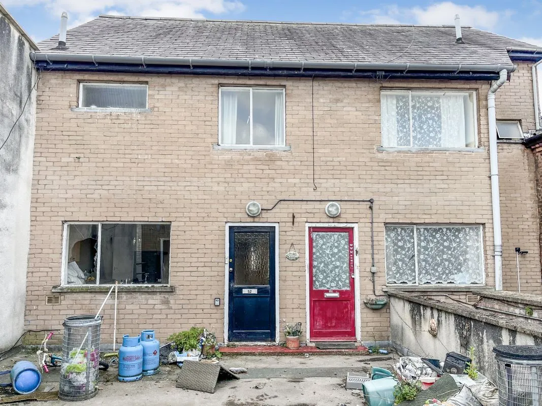 Newtown, Powys, SY16 2AU - Online Auctions