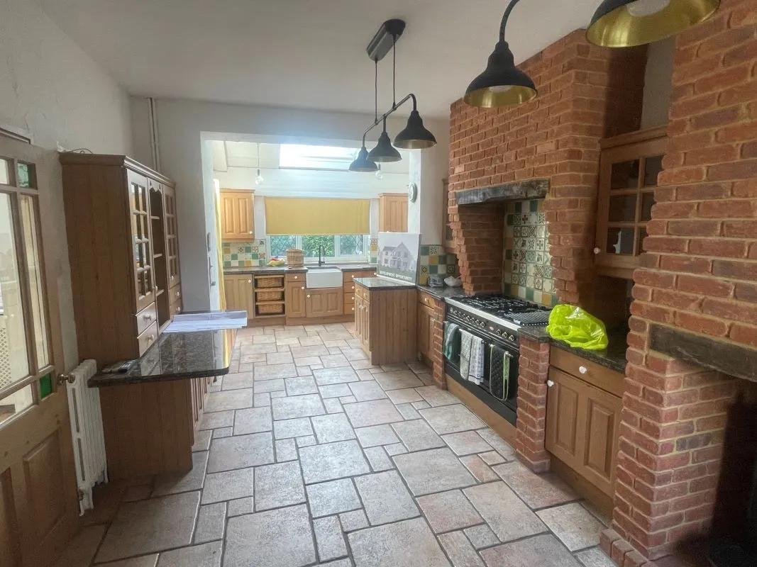 Sully, Penarth, Vale of Glamorgan, CF64 5TE - Online Auctions