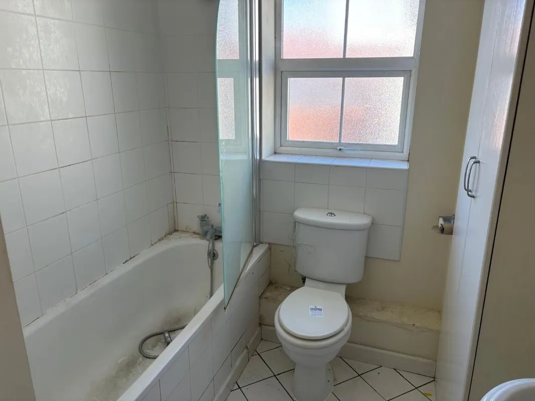 29 Market Street, Cinderford, Gloucestershire, GL14 2RT - Online Auctions