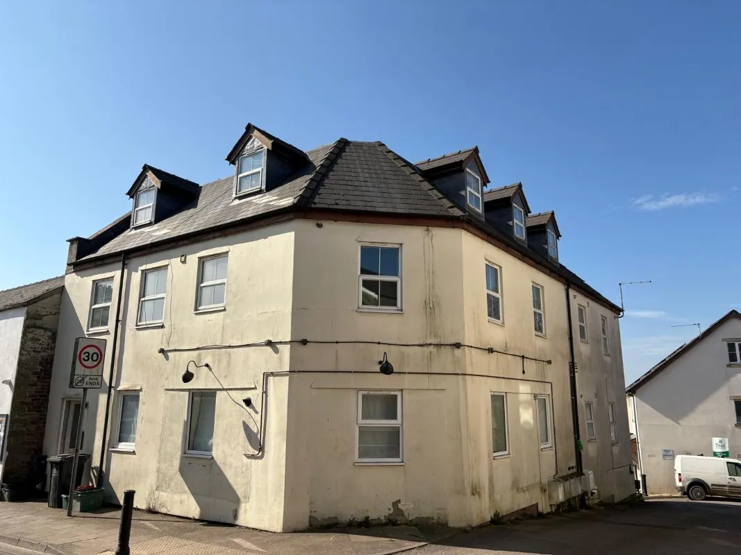 29 Market Street, Cinderford, Gloucestershire, GL14 2RT - Online Auctions