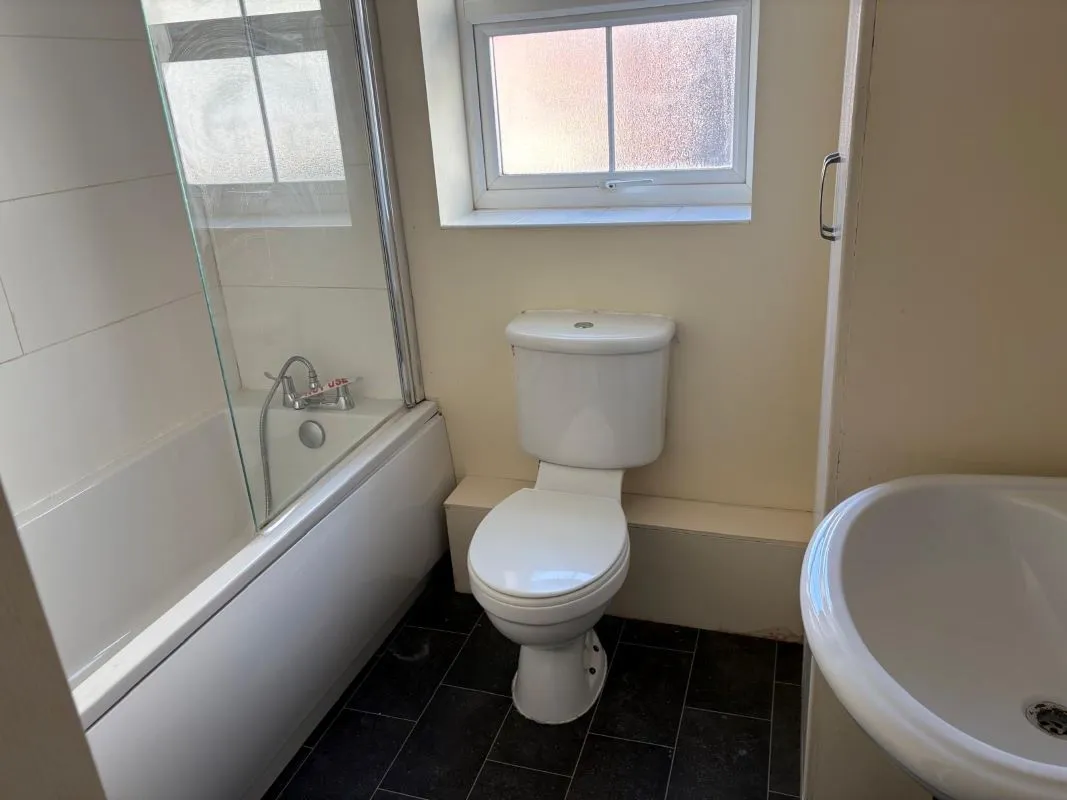 29 Market Street, Cinderford, Gloucestershire, GL14 2RT - Online Auctions