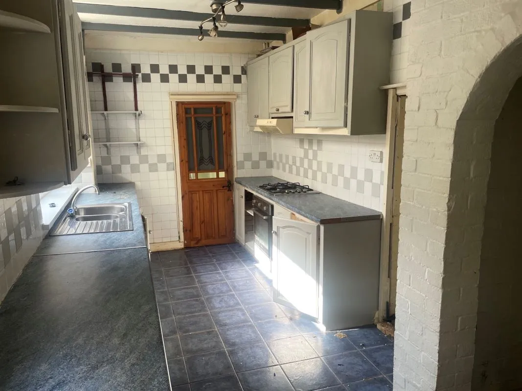 Barry, Vale of Glamorgan, CF62 6PA - Online Auctions