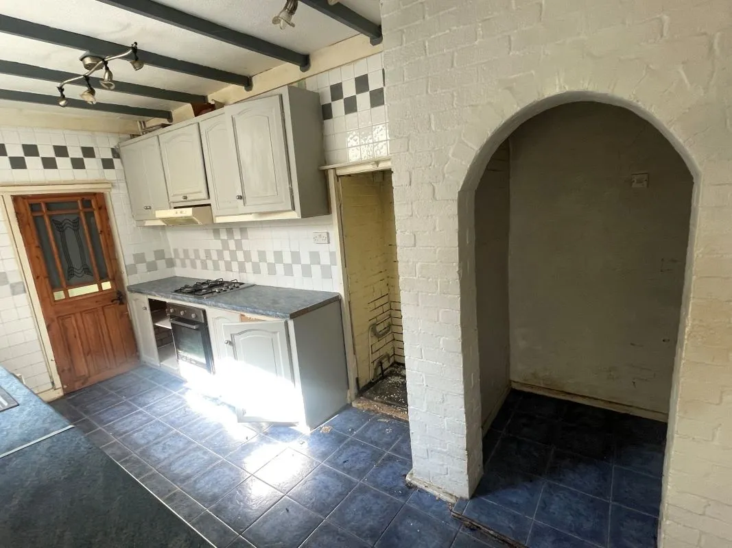 Barry, Vale of Glamorgan, CF62 6PA - Online Auctions