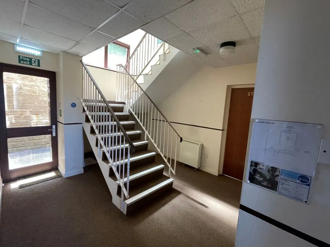 Heath Close, Swansea, SA3 5QF - Online Auctions