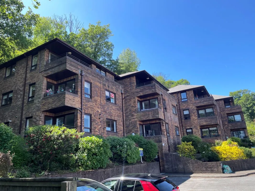 Heath Close, Swansea, SA3 5QF - Online Auctions
