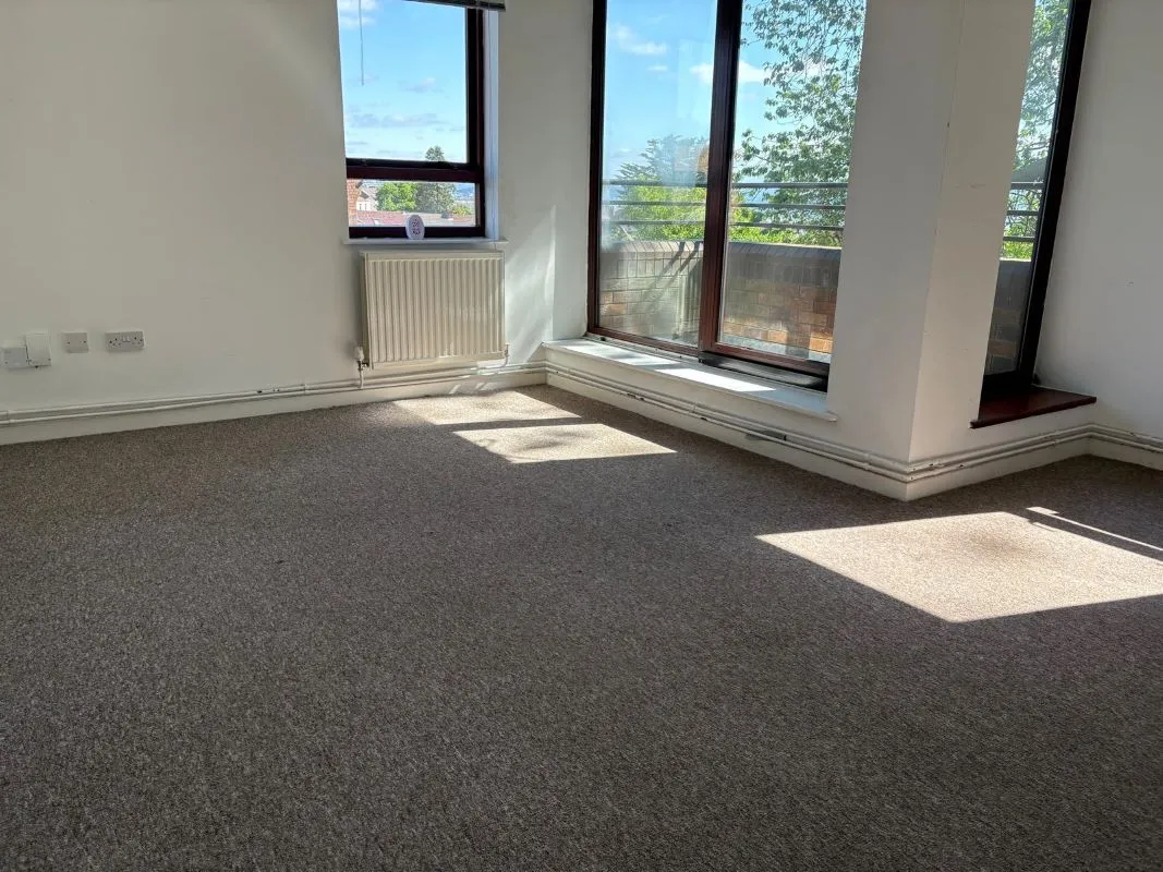 Heath Close, Swansea, SA3 5QF - Online Auctions
