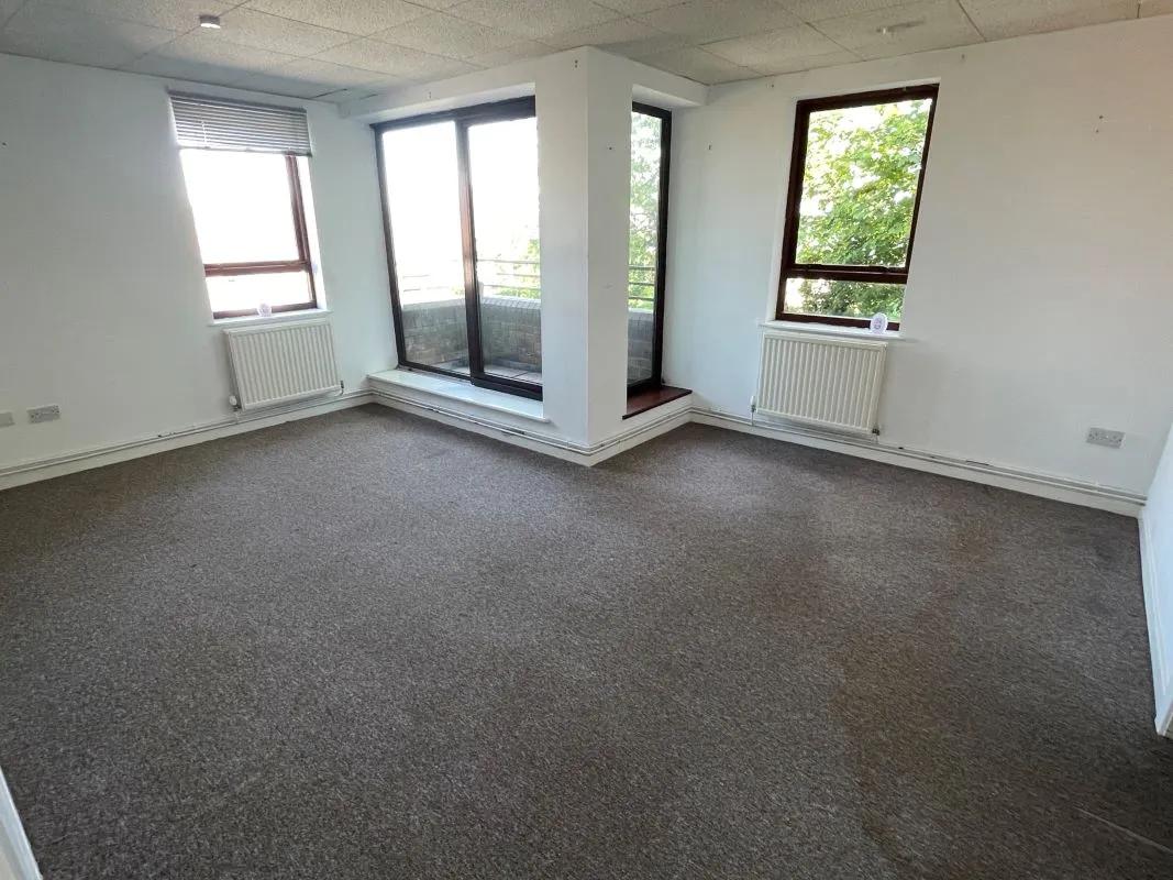 Heath Close, Swansea, SA3 5QF - Online Auctions