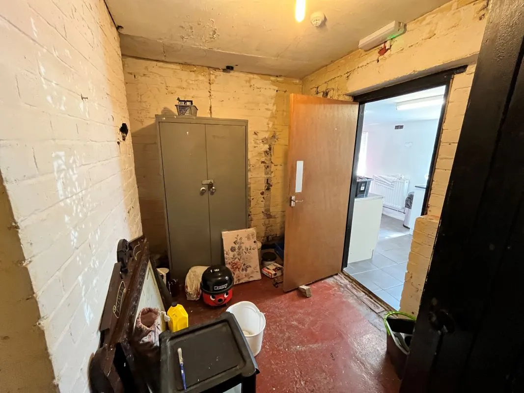 Tredegar Terrace, Risca, Caerphilly, NP11 6BT - Online Auctions