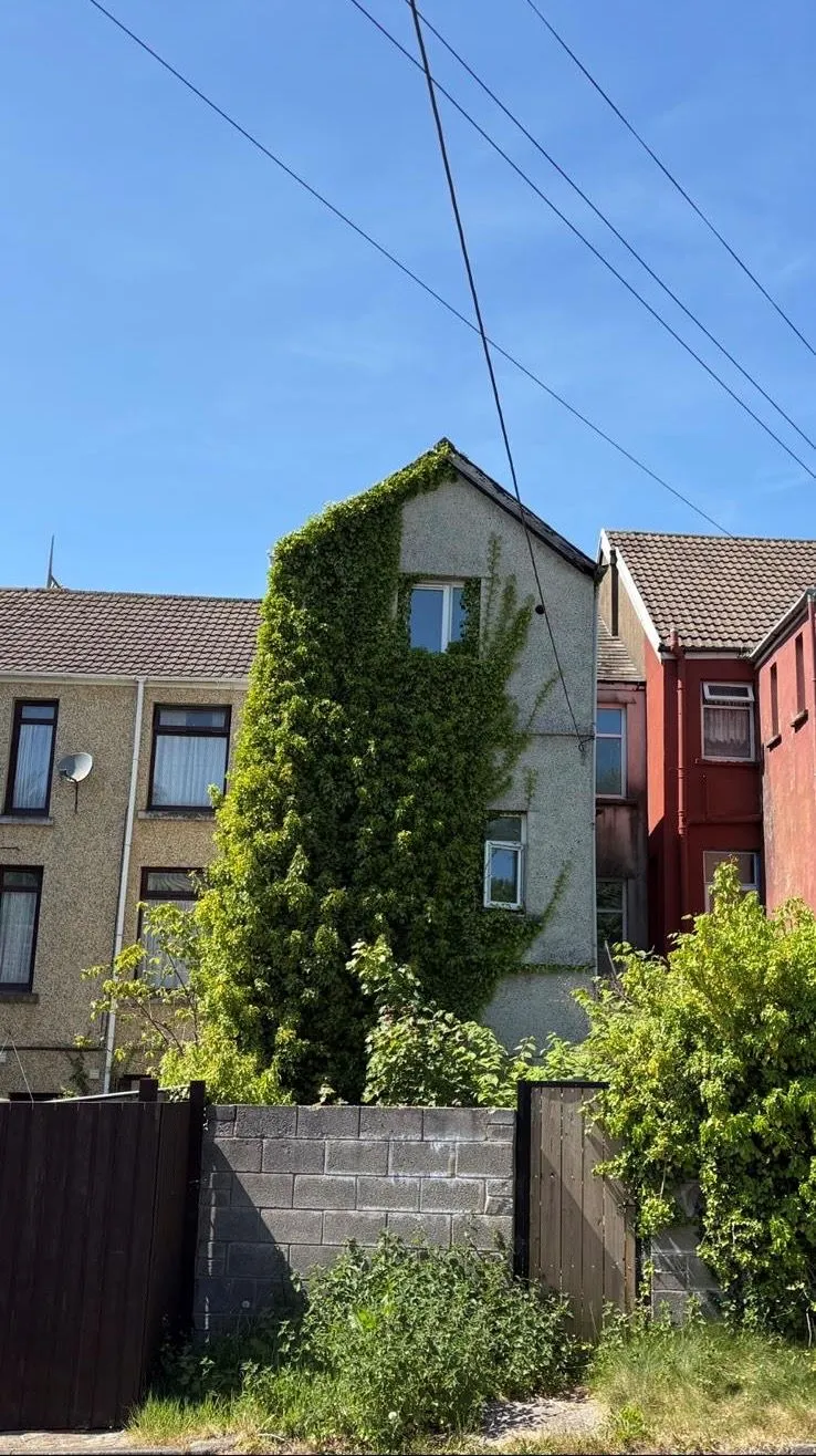 Merthyr Tydfil, CF47 0DJ - Online Auctions