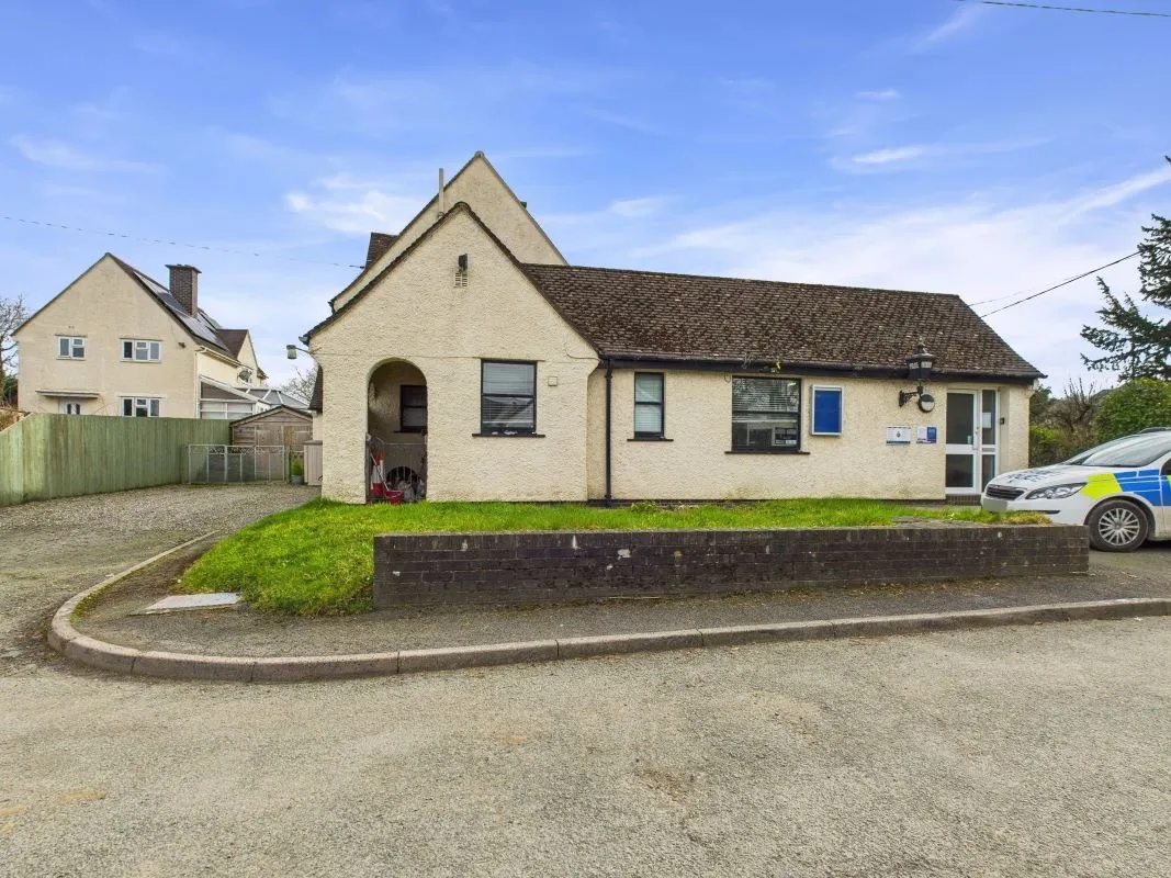 High Street, Llanfyllin, Powys, SY22 5BQ - Online Auctions