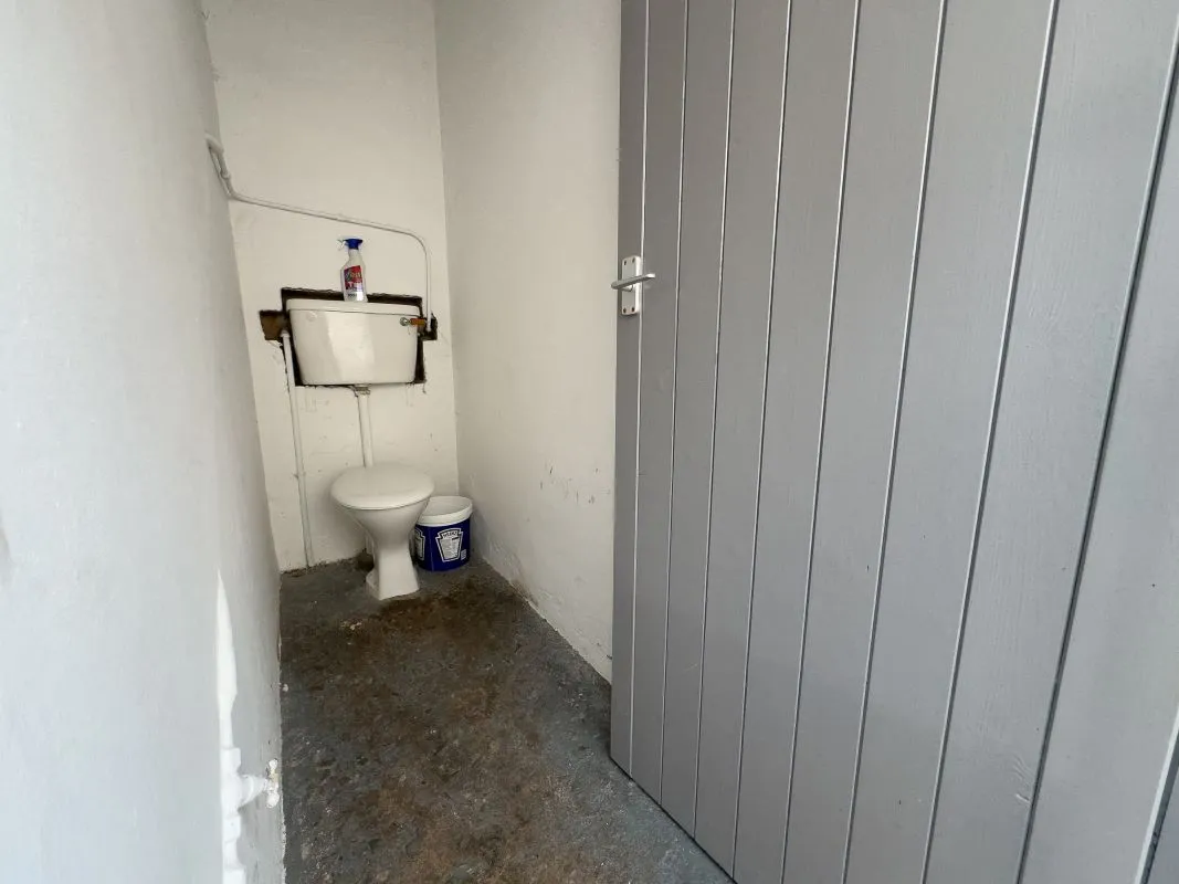 Mochdre, Colwyn Bay, Clwyd, LL28 5DS - Online Auctions