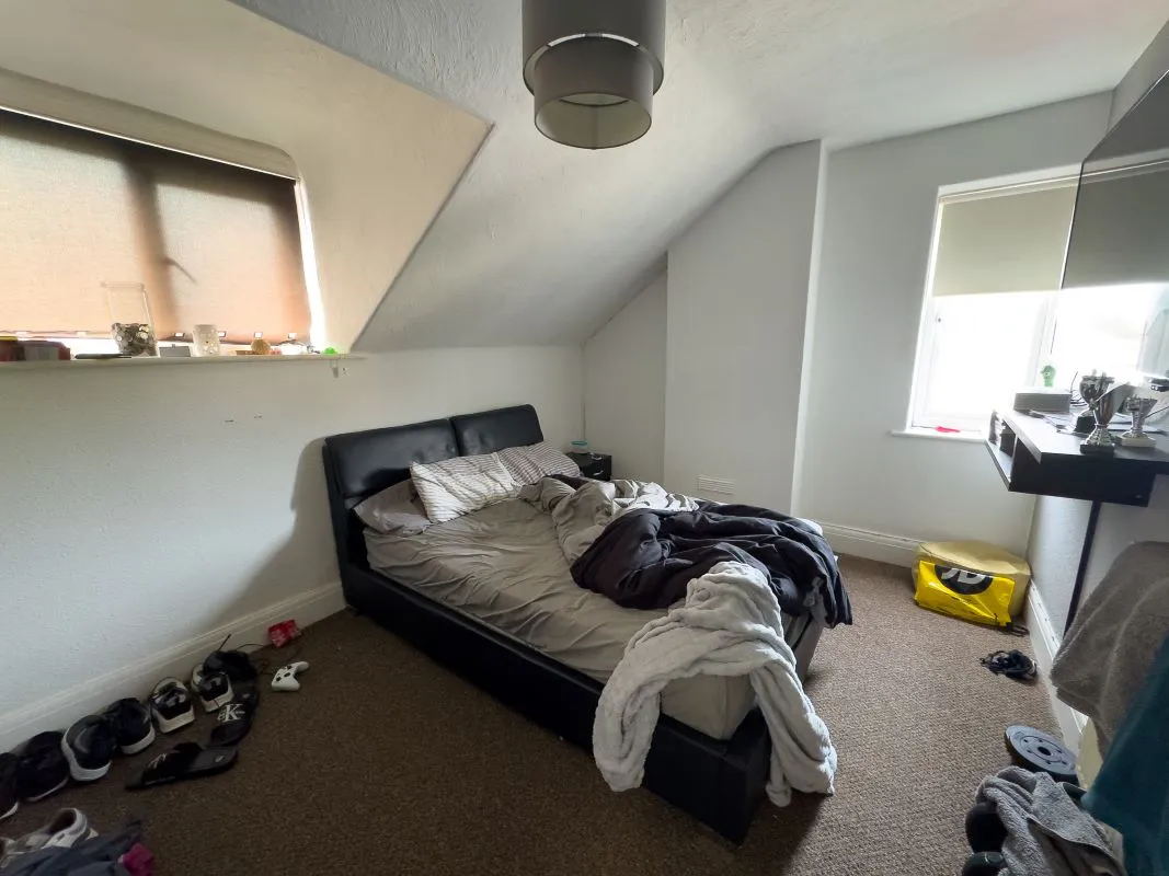 Mochdre, Colwyn Bay, Clwyd, LL28 5DS - Online Auctions