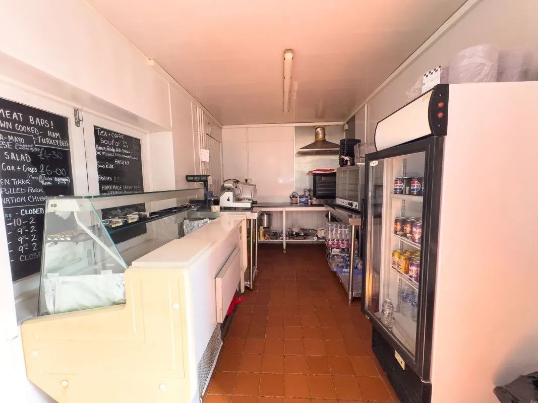 Mochdre, Colwyn Bay, Clwyd, LL28 5DS - Online Auctions