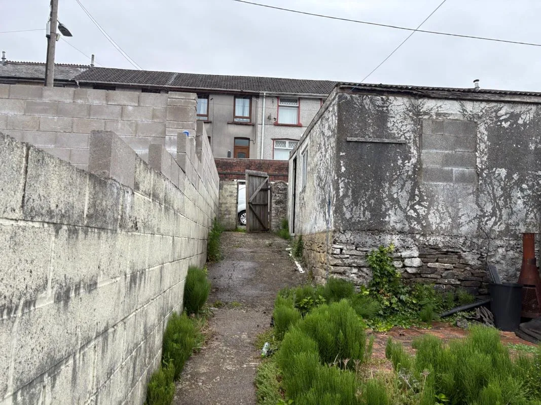 Bedlinog, Treharris, Merthyr Tydfil, CF46 6RG - Online Auctions