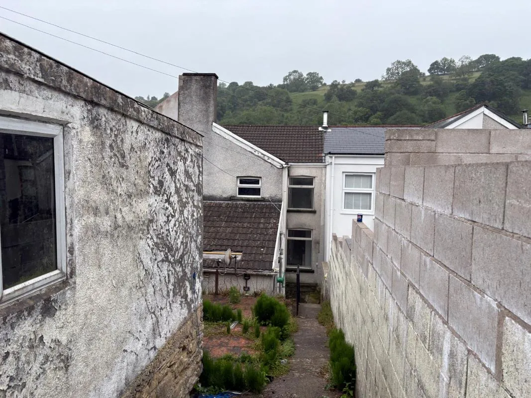 Bedlinog, Treharris, Merthyr Tydfil, CF46 6RG - Online Auctions