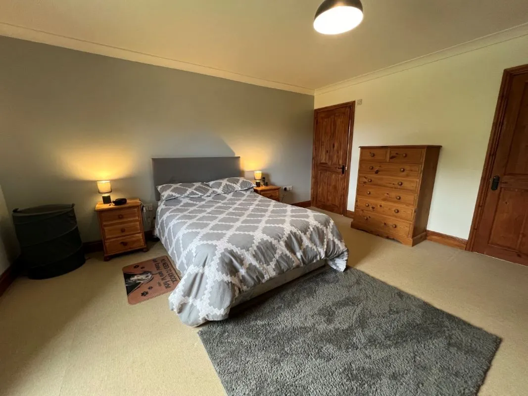 Mydroilyn Road,, Llanarth, Ceredigion, SA47 0QT - Online Auctions