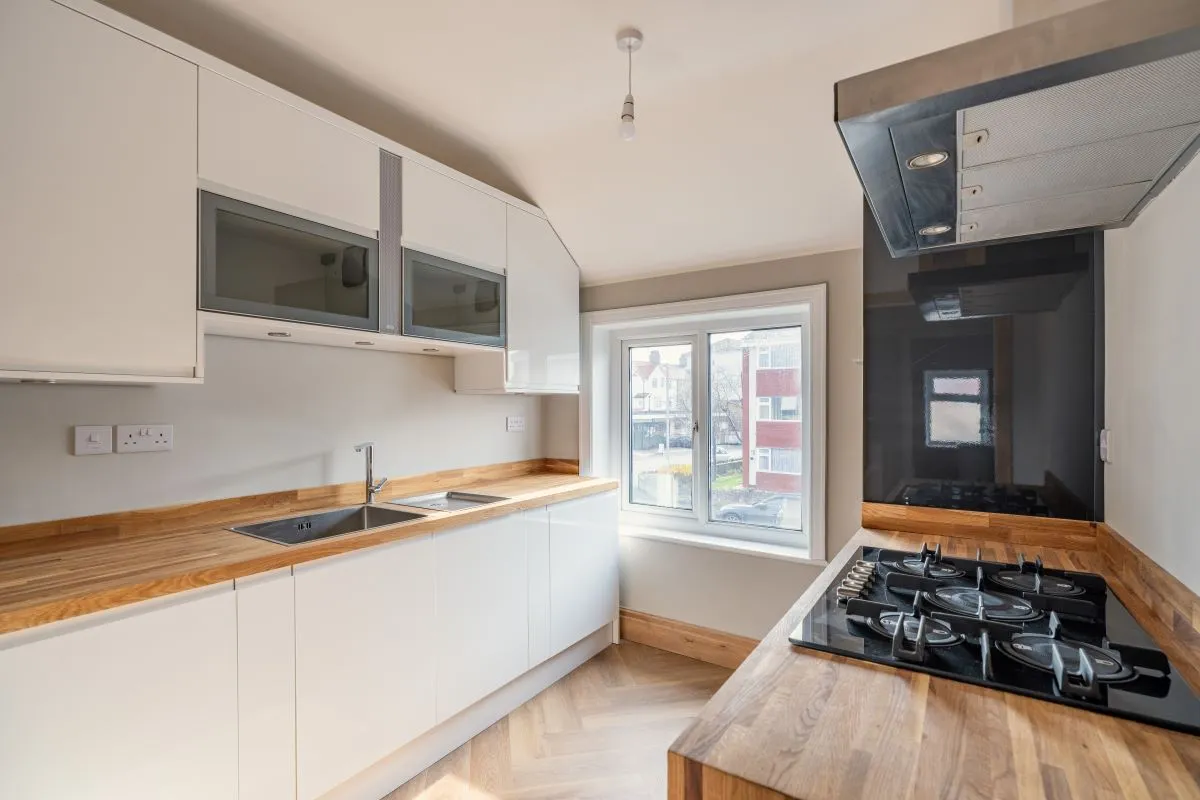 Rhos on Sea, Colwyn Bay, Clwyd, LL28 4LL - Online Auctions