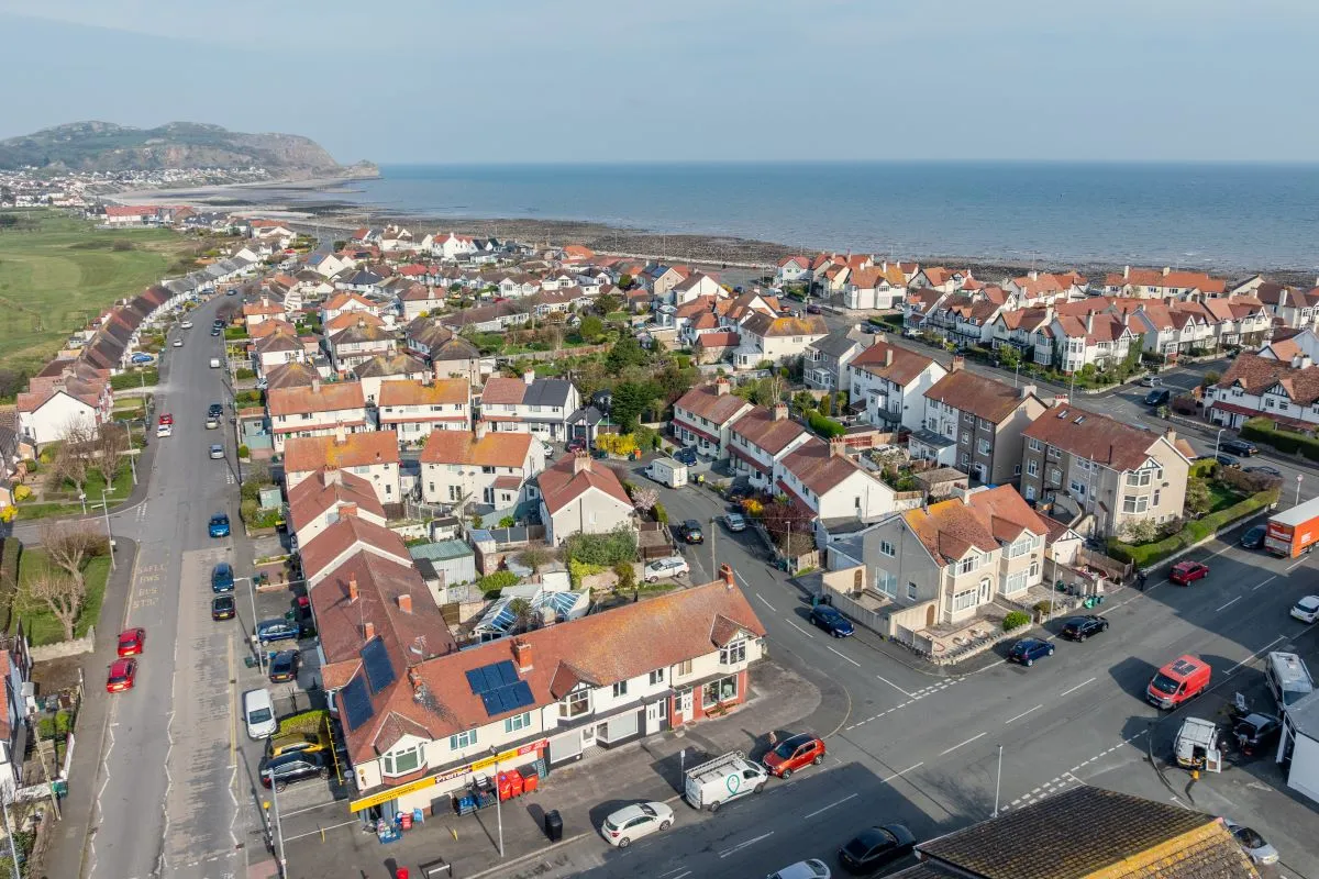 Rhos on Sea, Colwyn Bay, Clwyd, LL28 4LL - Online Auctions