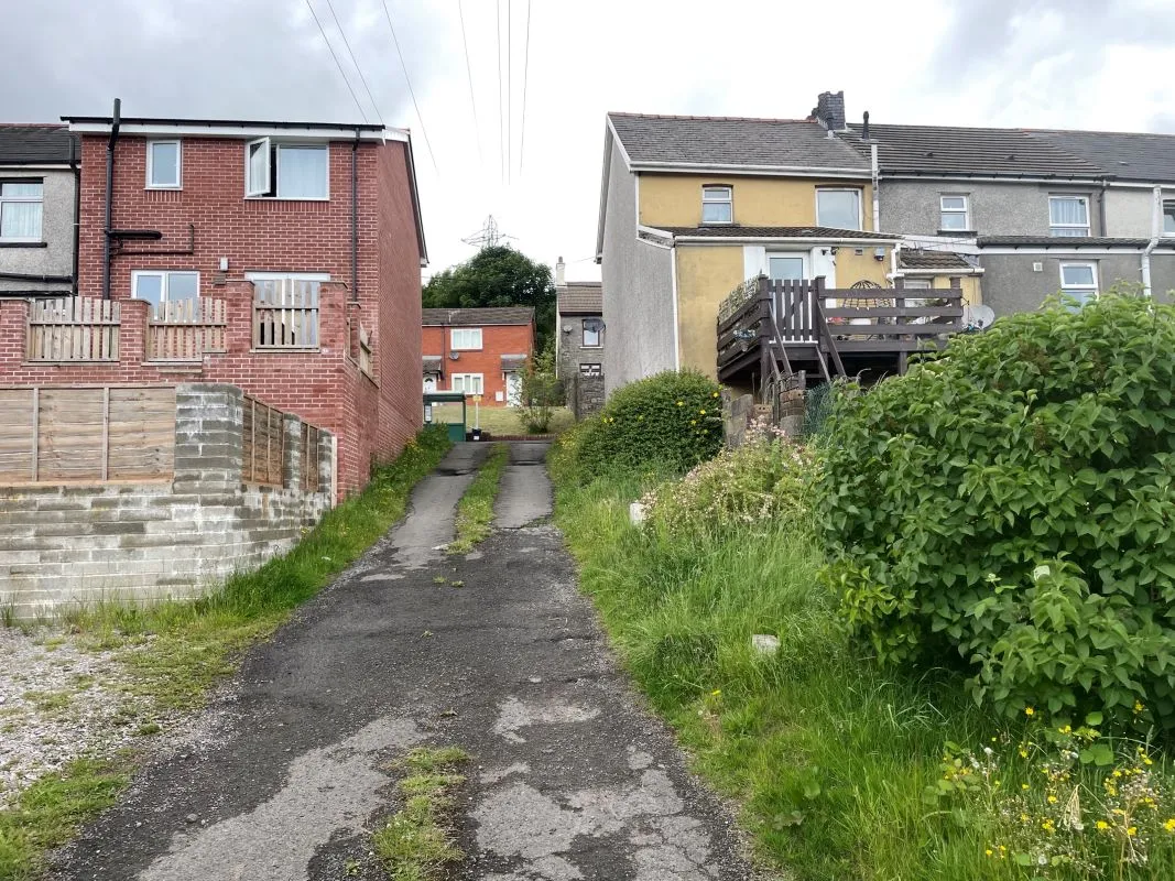 Off Brynmair Road,, Aberdare, Rhondda Cynon Taff, CF44 6LR - Online Auctions