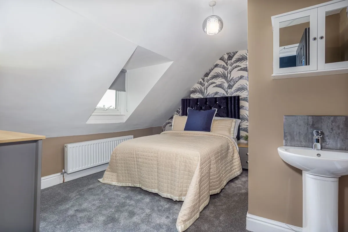 Llandudno, Gwynedd, LL30 2YB - Online Auctions