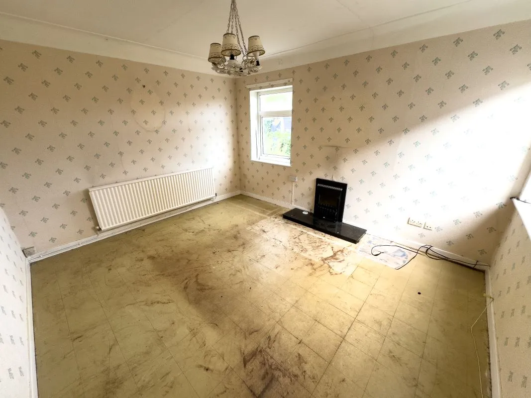 Buckley, Clwyd, CH7 2HS - Online Auctions