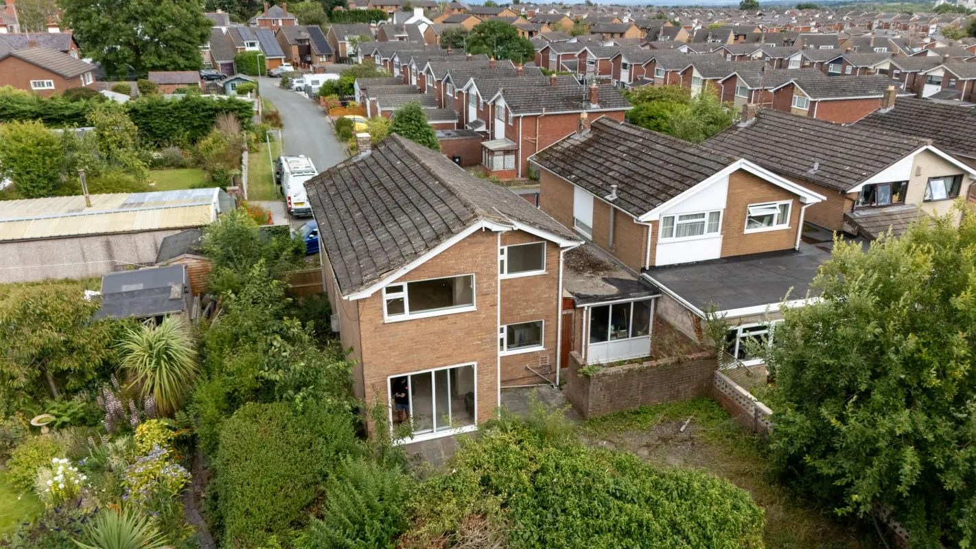 Buckley, Clwyd, CH7 2HS - Online Auctions