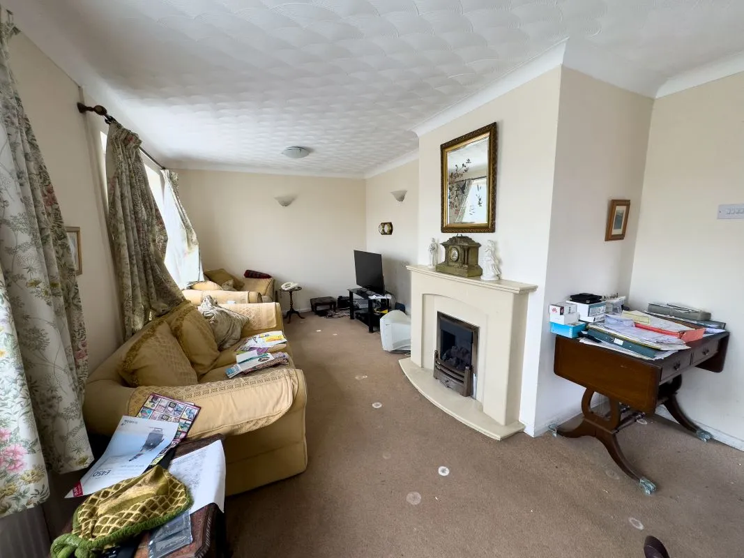 Hawarden, Deeside, Clwyd, CH5 3LA - Online Auctions
