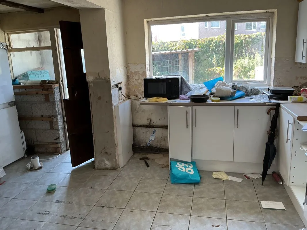 Gorseinon, Swansea, SA4 4LS - Online Auctions