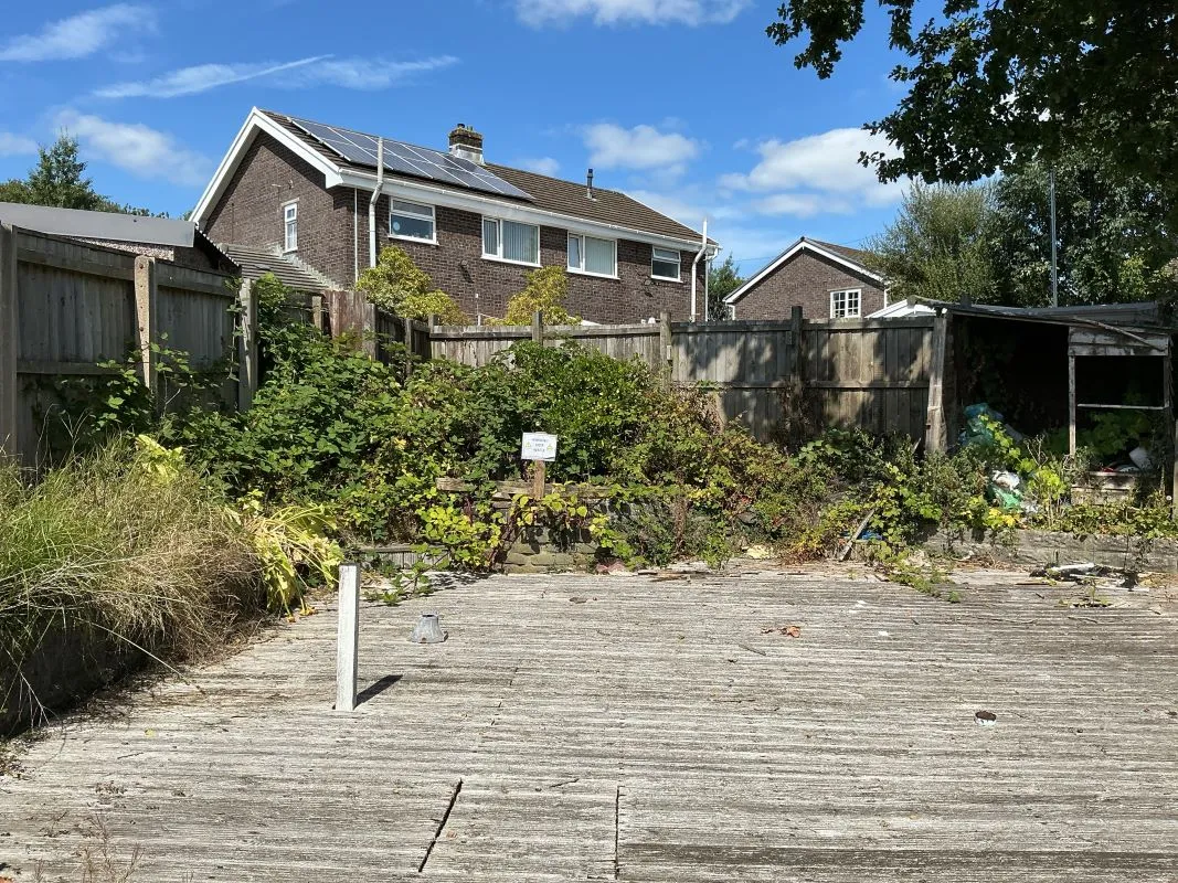 Gorseinon, Swansea, SA4 4LS - Online Auctions